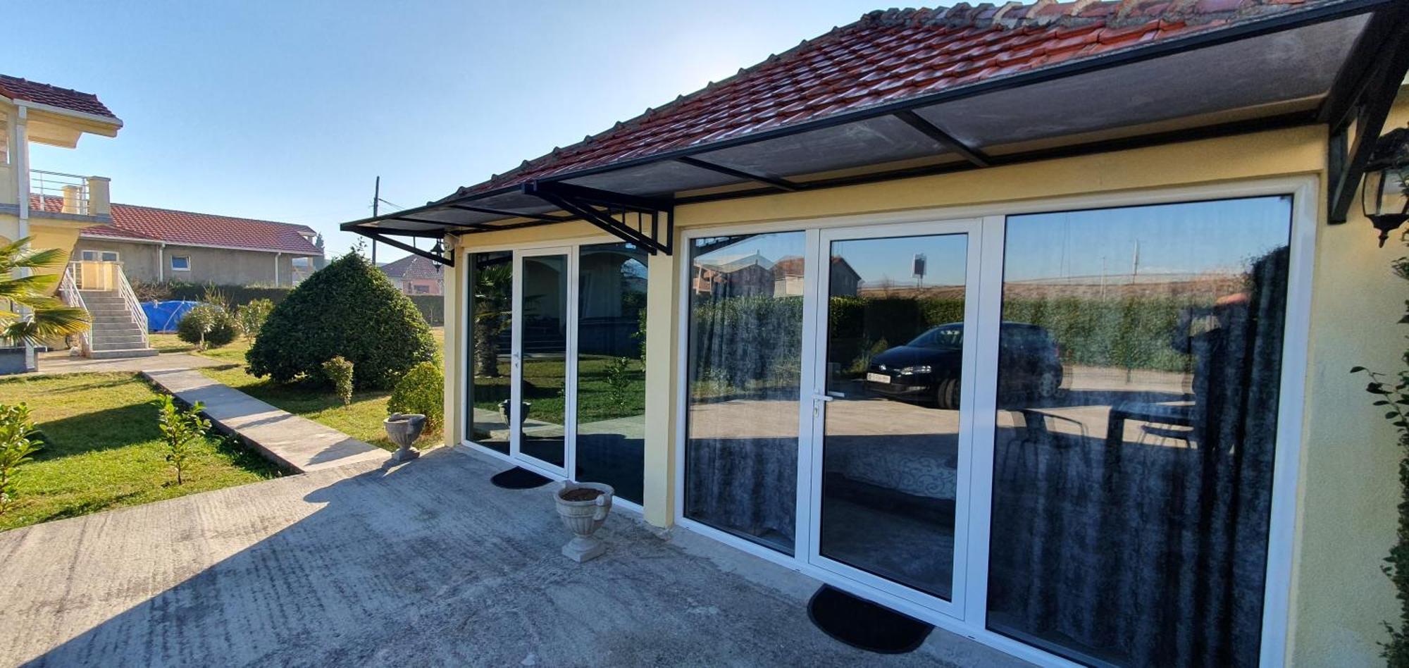 Cozzy Apartment Near The Aiport Podgorica Esterno foto